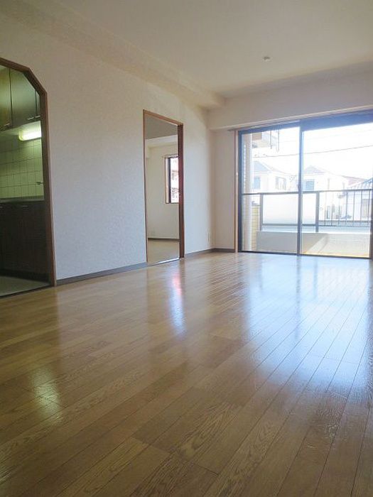 Living and room. Note: This is the same type of room.