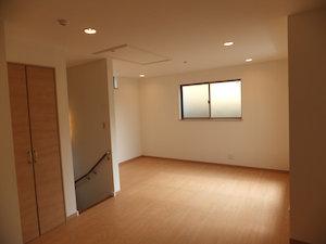 Living. Sunshine in the evening at around 4