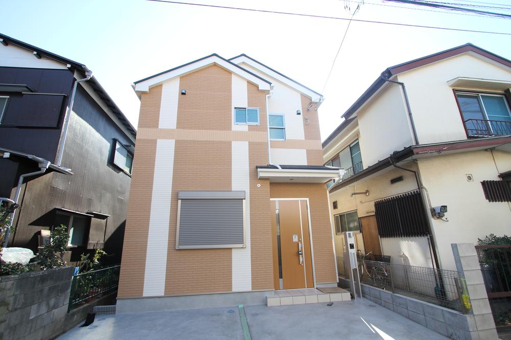 Local appearance photo. Please feel free to contact us newly built single-family of rare price in living environment favorable close attached in a quiet residential area !!!