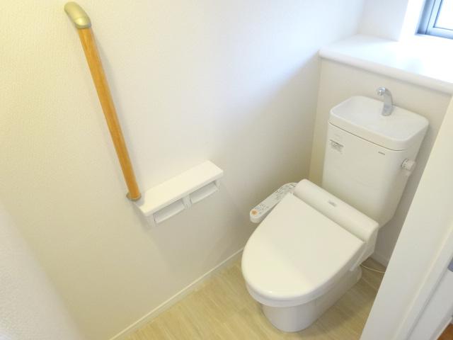 Toilet. D Building toilet (November 2013) Shooting