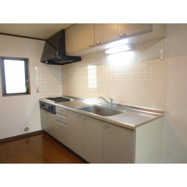 Kitchen. Wide ~ There kitchen