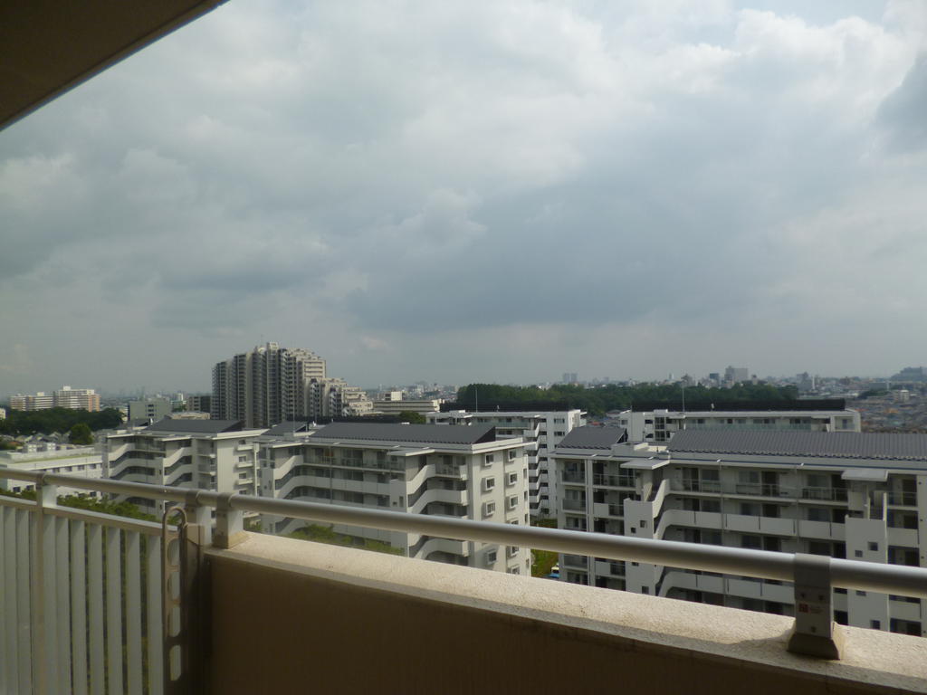 View. The top floor of 1 downstairs You spacious and overlooks