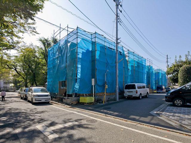 Local photos, including front road. Local (10 May 2013) Shooting