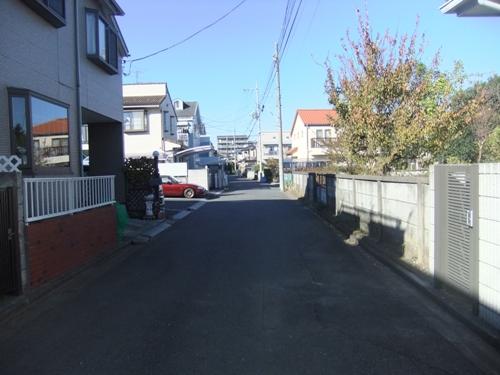 Local photos, including front road. Local (12 May 2013) Shooting