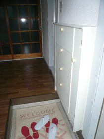 Entrance. Photo is the same type 102, Room photo