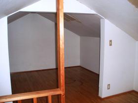 Is Grenier! ! There is also a wall outlet