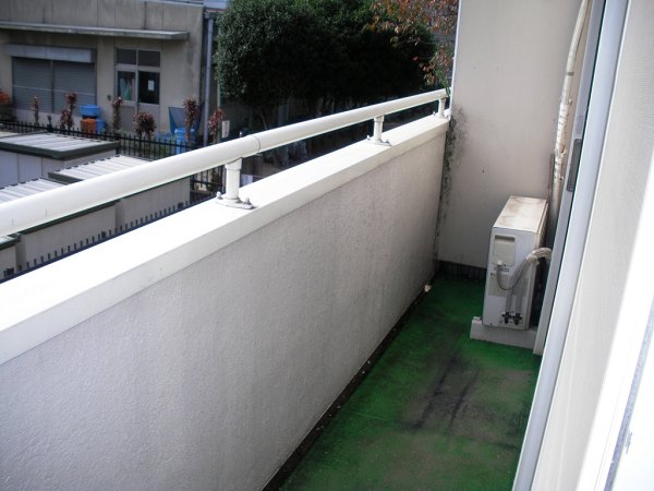 Balcony.  ☆ It is south-facing veranda. 