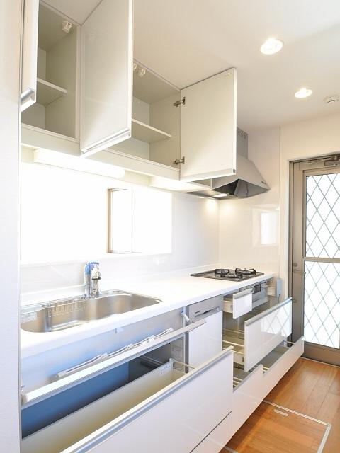 Kitchen. 17 Building kitchen