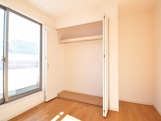 Receipt. 17 Building Western-style housing