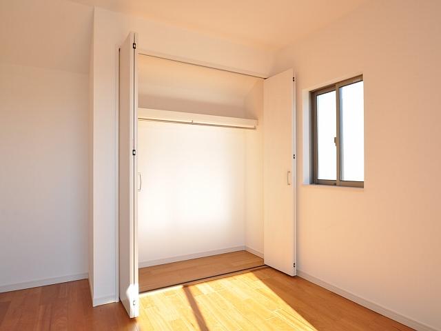 Receipt. 17 Building Western-style housing