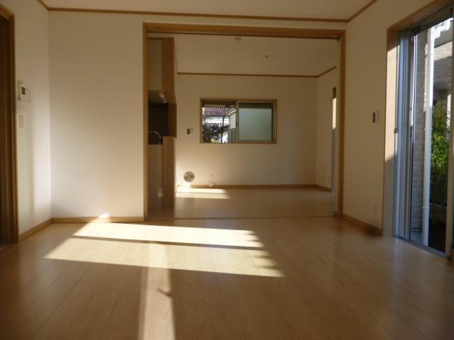 Same specifications photos (Other introspection). Living which was completed earlier is of image. Flooring color may vary.