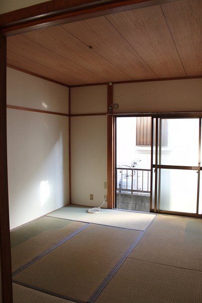 Other room space. ☆ It is south-facing Japanese-style room.