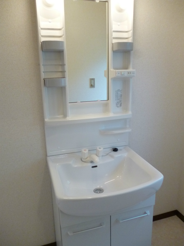 Other Equipment.  ☆ Washstand new replaced.