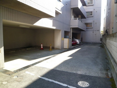 Other. 5m to the parking lot (Other)