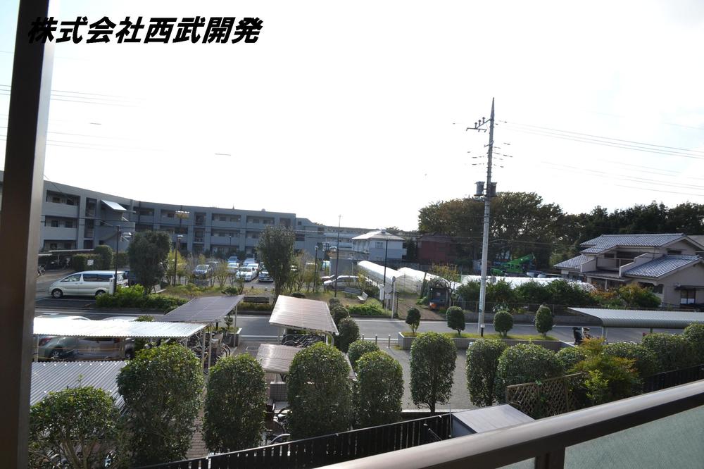 View photos from the dwelling unit. View from the site (November 2013) Shooting