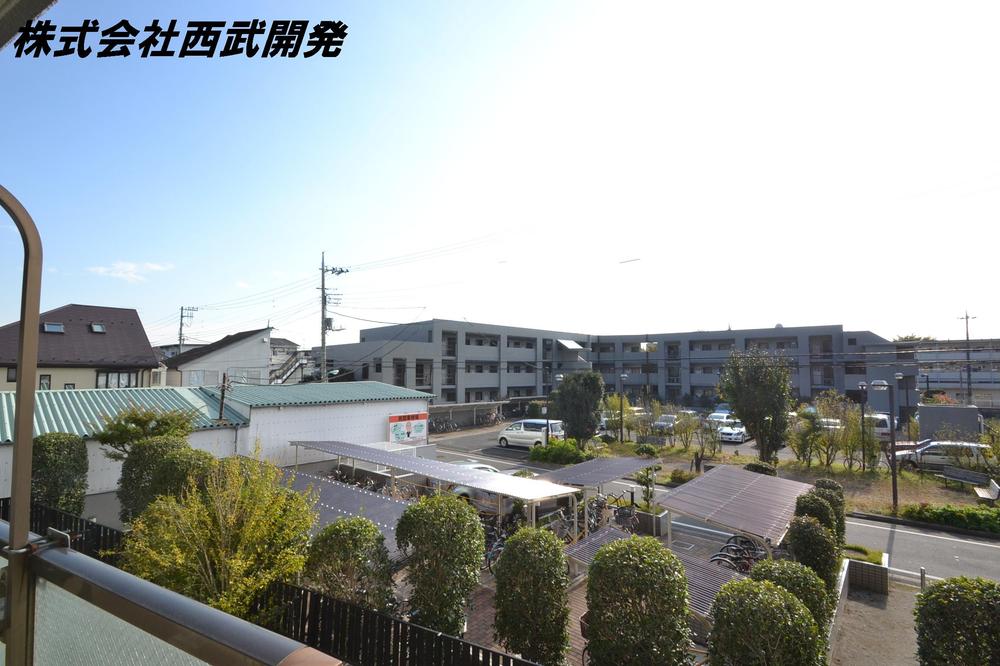 View photos from the dwelling unit. View from the site (November 2013) Shooting