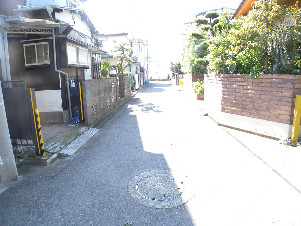 Local photos, including front road. Local (10 May 2013) Shooting