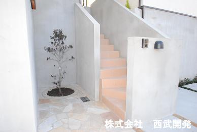 Entrance. Local (12 May 2013) Shooting