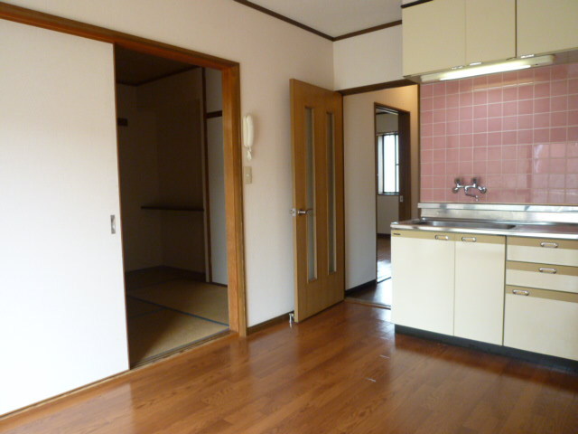 Kitchen. DK spacious 6.7 Pledge