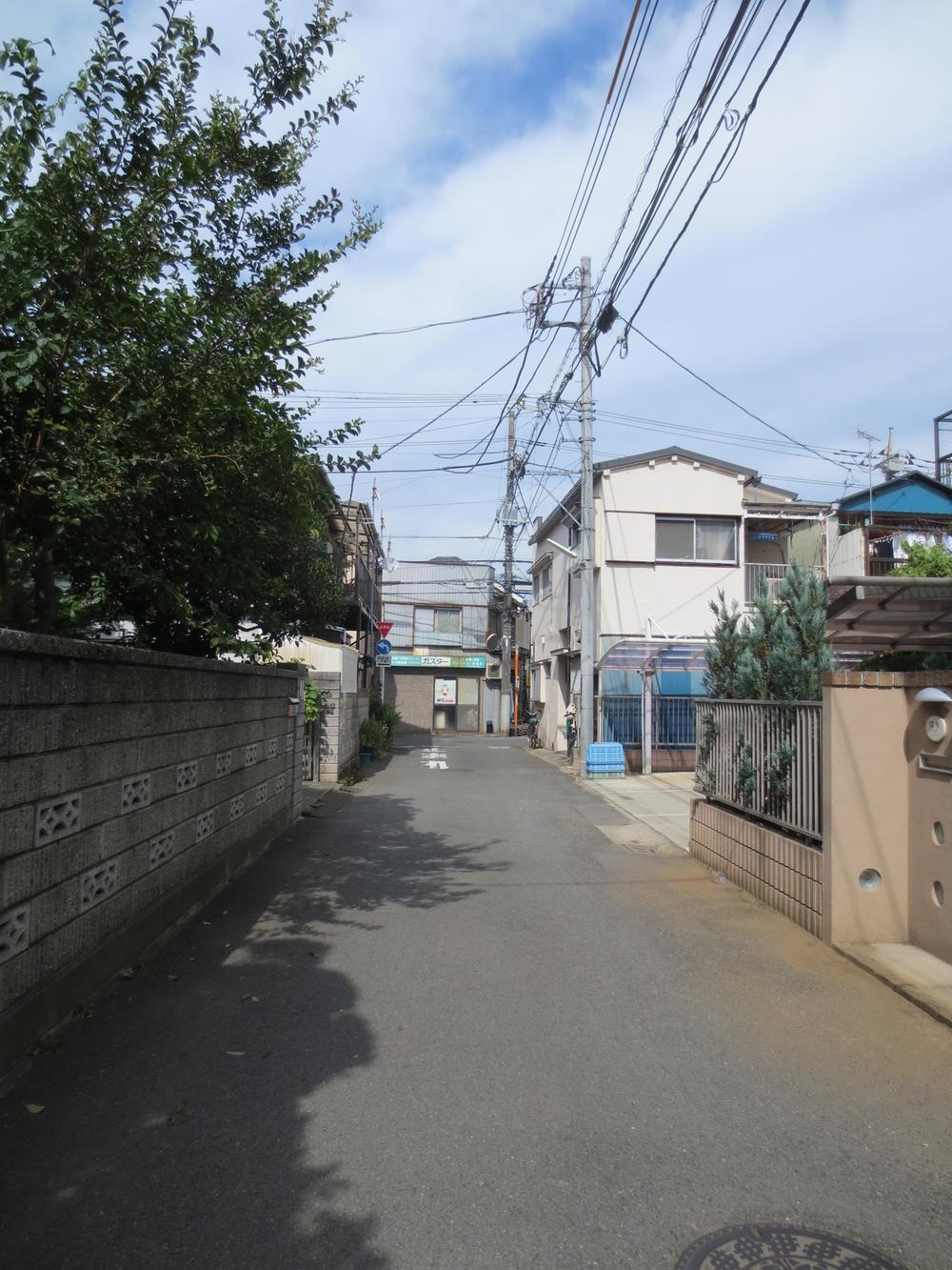 Local photos, including front road. Local (July 2013) Shooting