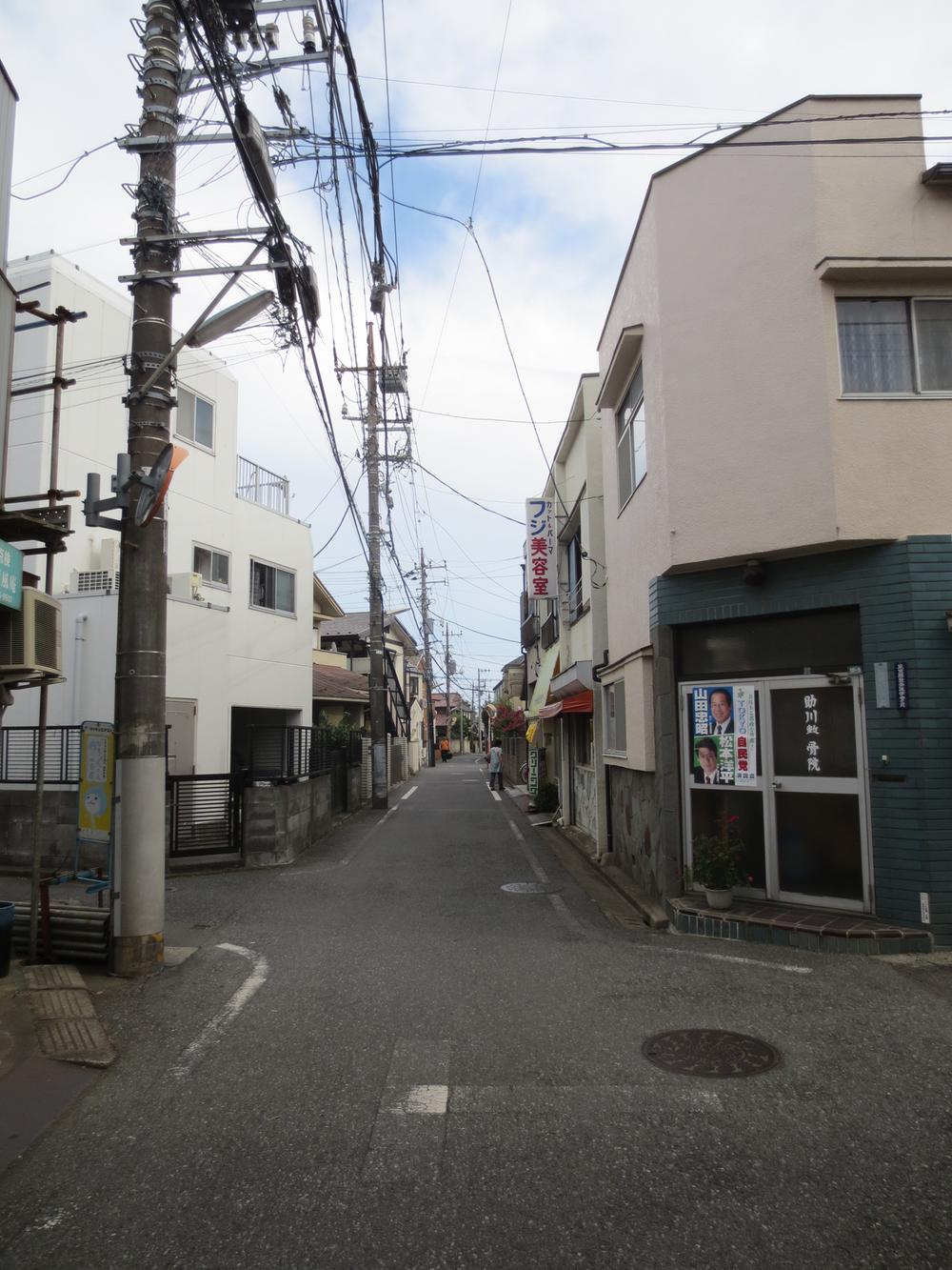 Local photos, including front road. Local (July 2013) Shooting