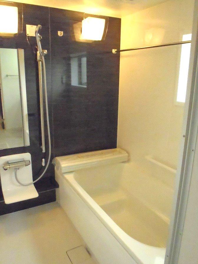 Bathroom. Indoor (11 May 2013) Shooting