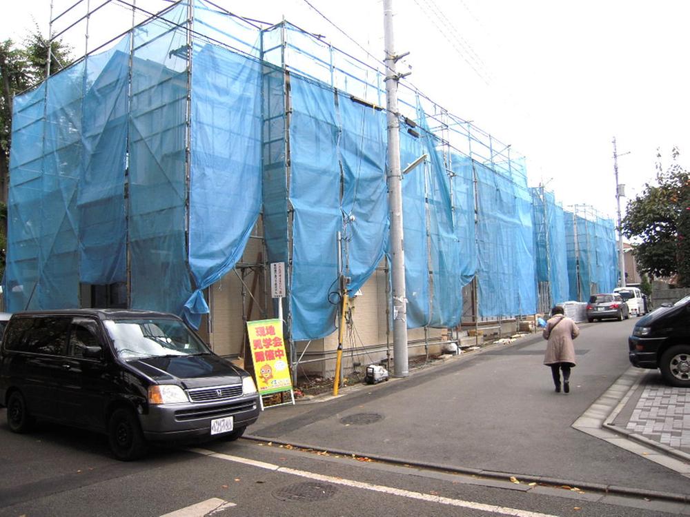 Local photos, including front road. Local (11 May 2013) Shooting