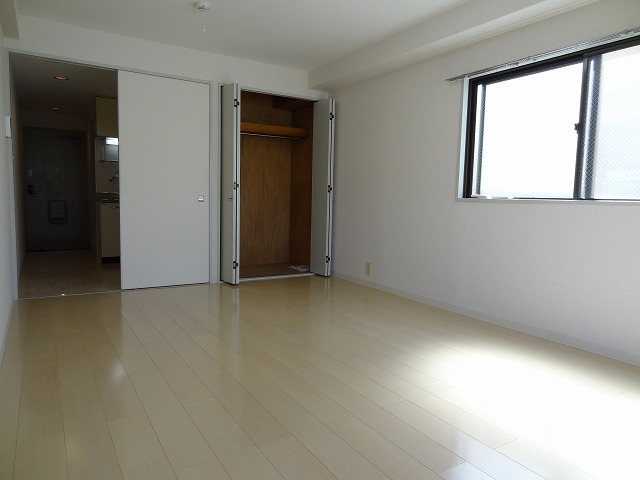 Living and room. 2 Kaikaku room, The window is facing south. 