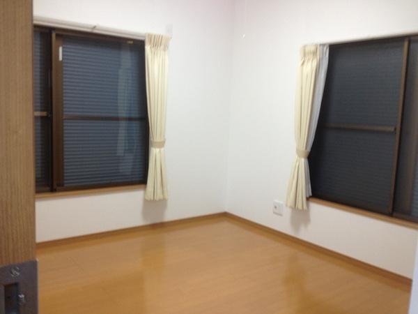 Other room space. Room are all facing south ☆