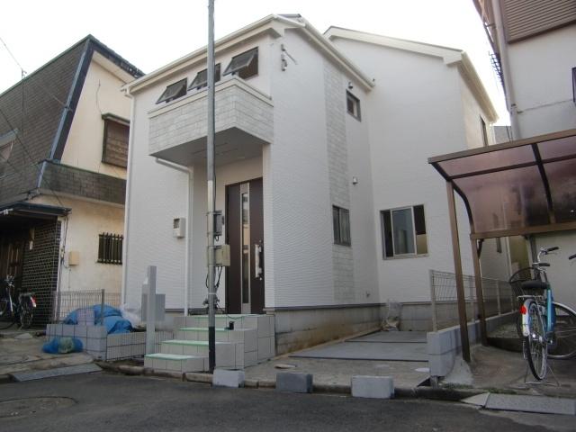 Local appearance photo. Local was completed, We are like now for interior cleaning.