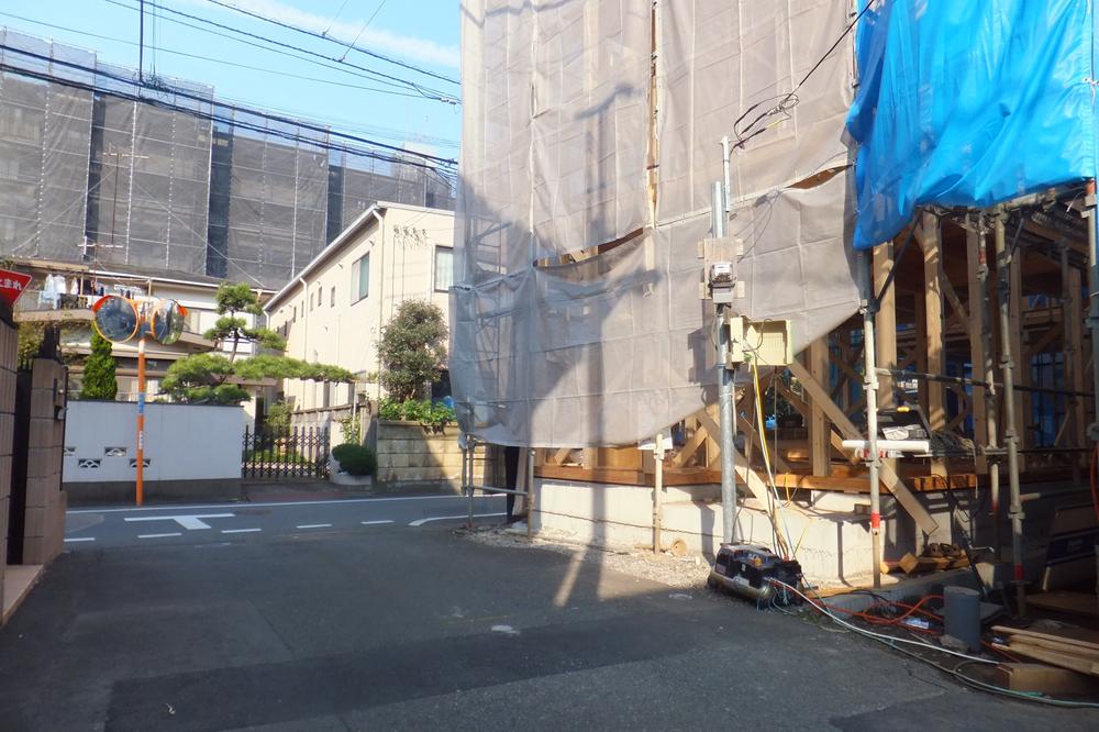 Local photos, including front road. Local (10 May 2013) shooting than shooting west road