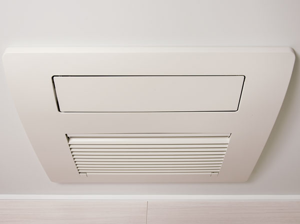 Bathing-wash room.  [Bathroom ventilation dryer] Convenient drying function to the laundry drying of night or a rainy day, With a variety of functions, such as heating function and ventilation function, The bathroom ventilation dryer comes standard with.