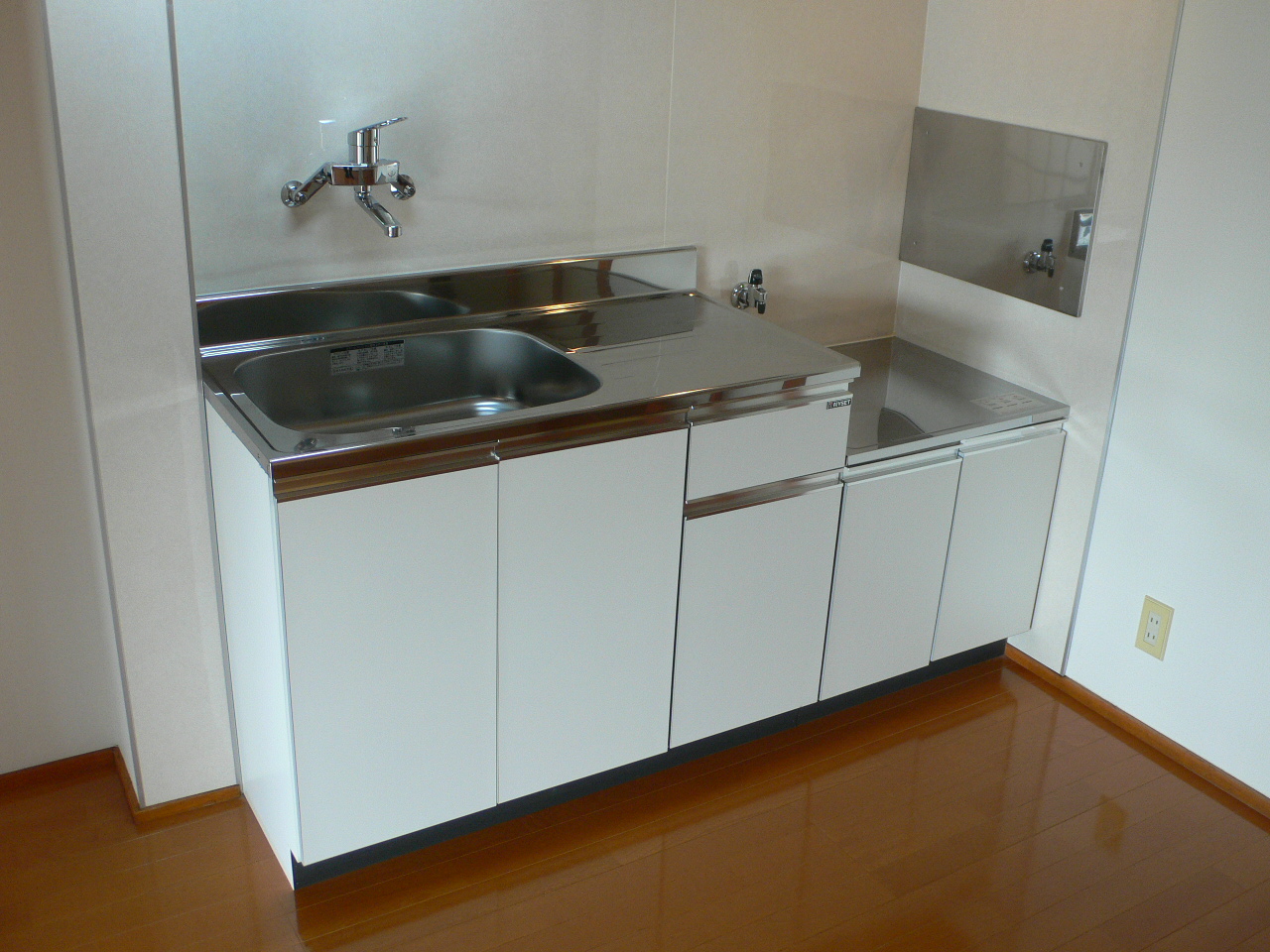 Kitchen. Cooking easy wide kitchen