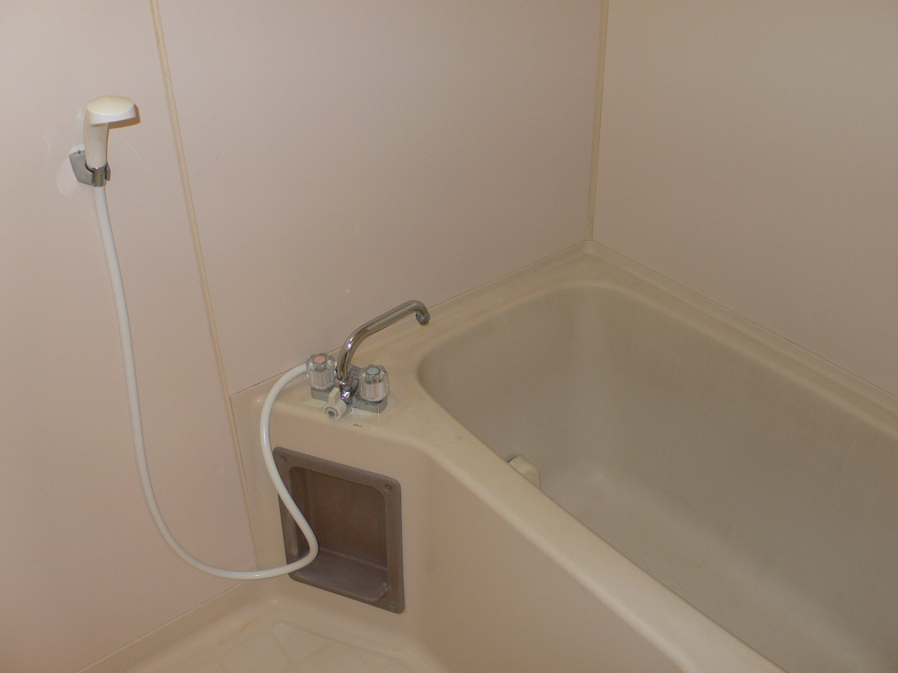 Bath. I'm glad bus Restroom. 