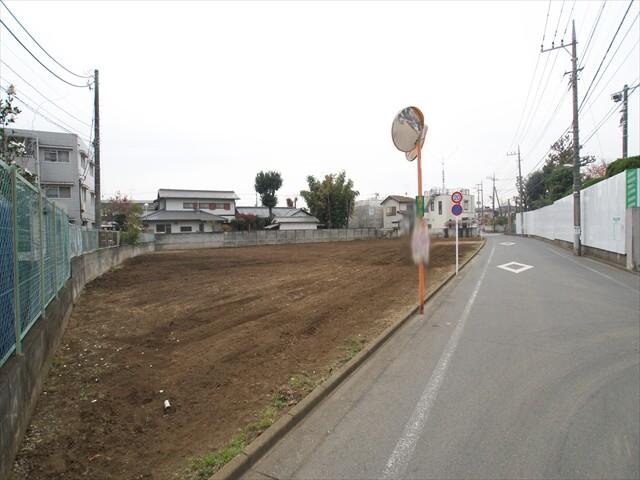 Local photos, including front road. Elementary school as near, Is an environment suitable for child-rearing