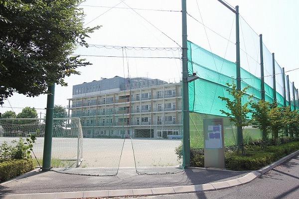 Junior high school. Nishitokyo standing mountain air up to junior high school 900m