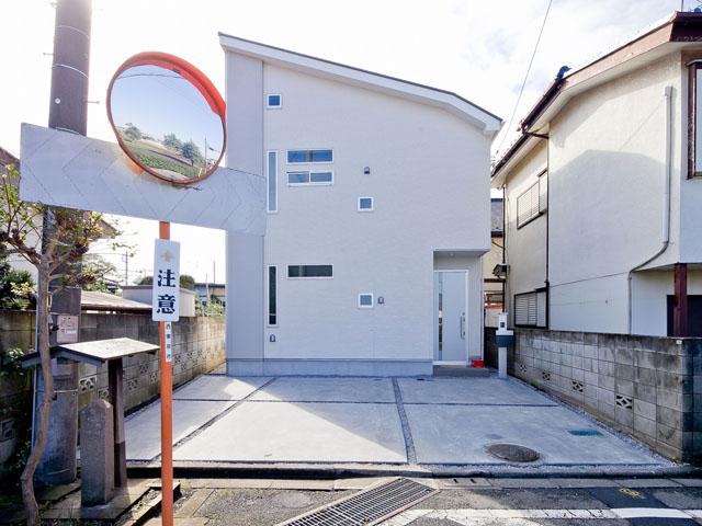 Local appearance photo. Local (12 May 2013) Shooting