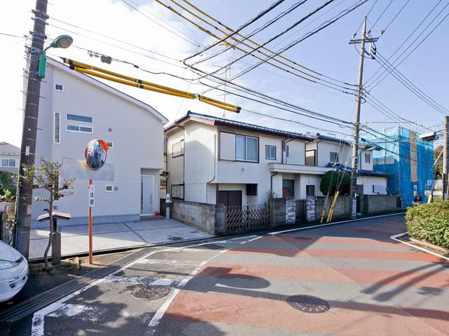 Local photos, including front road. Local (12 May 2013) Shooting