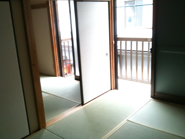 Other. Since the Japanese-style room is south-facing there is a two-room is the day preeminent.