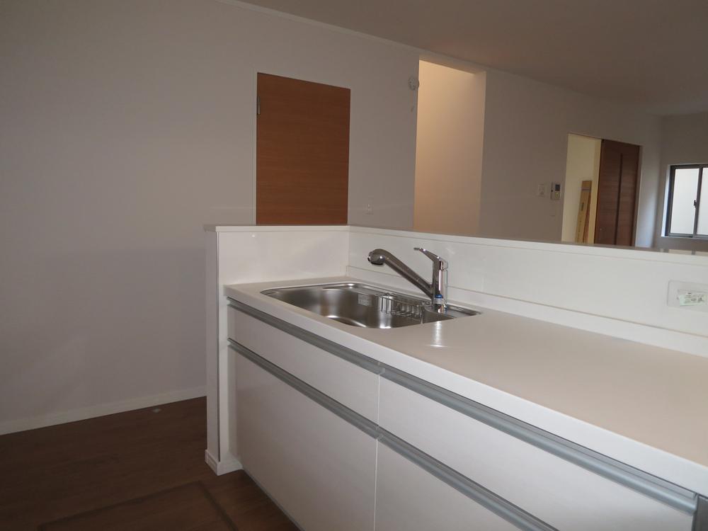 Kitchen. Indoor (11 May 2013) Shooting