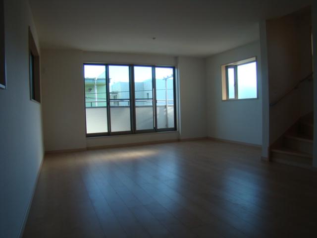 Same specifications photos (living). Same specifications