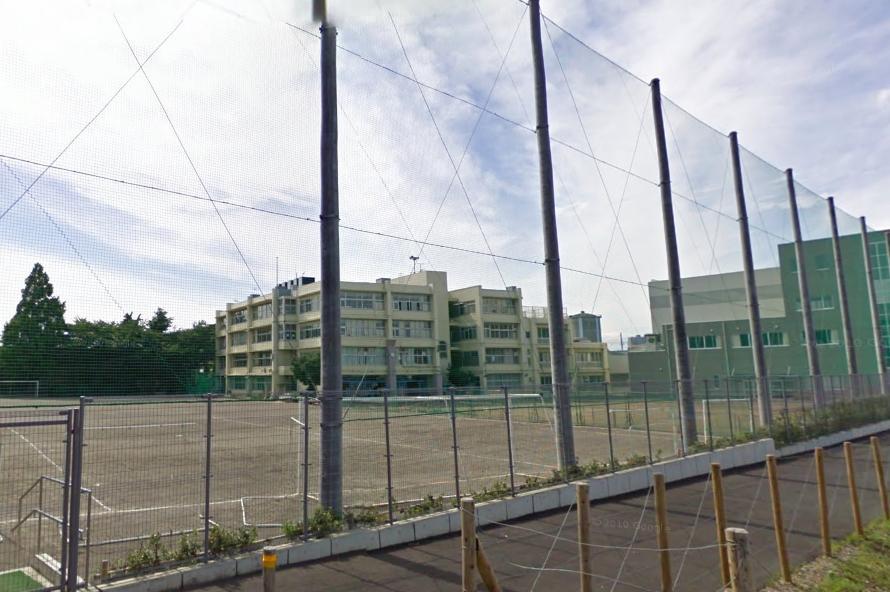 Primary school. Nishitokyo Honcho 495m up to elementary school