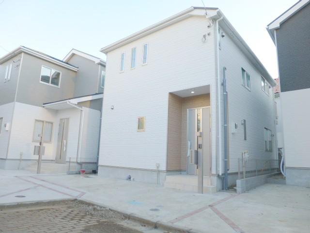 Local appearance photo. Appearance of Building 2