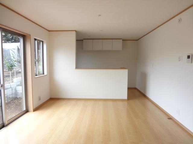 Same specifications photos (living). Same specifications