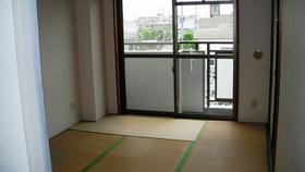 ☆ It is the south side Japanese-style room