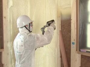 Appearance of foam insulation (example plan and the same specifications). Environmentally friendly insulation material to be foamed by the force of the water "aqua foam", With high air-tightness in close contact with the pillars and beams for swell in the field, Achieve a barrier-free temperature to maintain the same kind of room temperature in any room house. It prevents the saving and condensation of utility costs, Because it prevents moisture, durability, It is highly effective even in hygiene