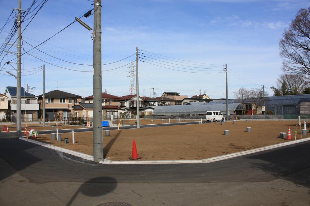 Local photos, including front road. Local (12 May 2013) Shooting