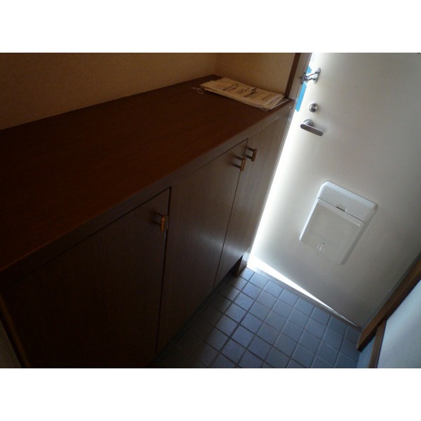 Entrance. It is with a shoebox