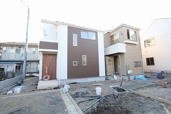 Local photos, including front road. Local photo (November 18, 2013) Shooting