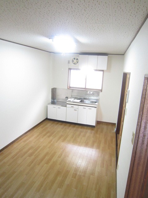 Living and room. Also put down pat dining table